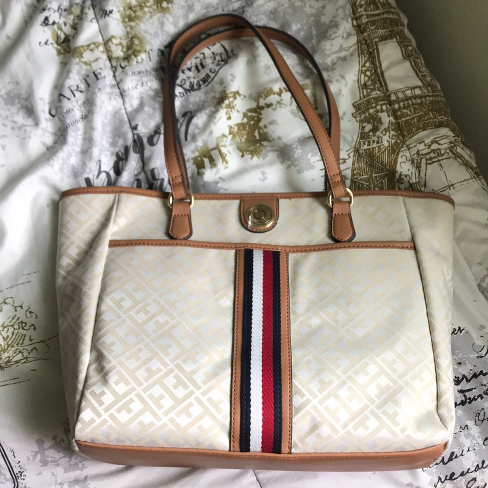 ✨New New Tommy Hilfiger ✨